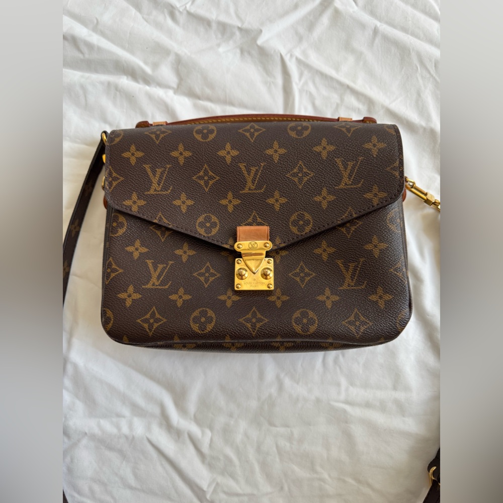 Louis Vuitton Pochette Métis - Picture 2 of 16